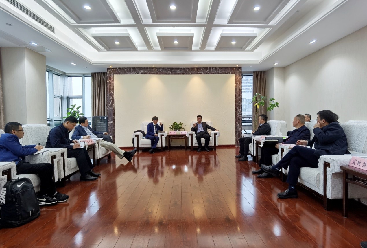 王文勝董事長拜會建鄴區(qū)委書記李暉